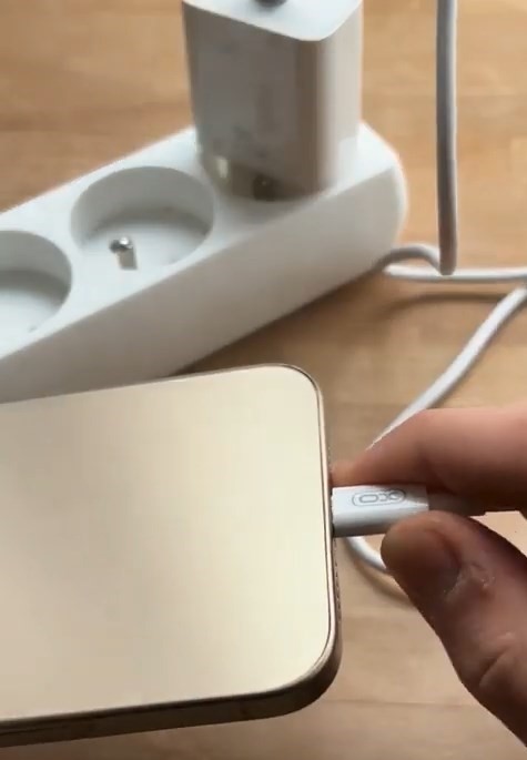 Chargeur pour smartphone — photo 6