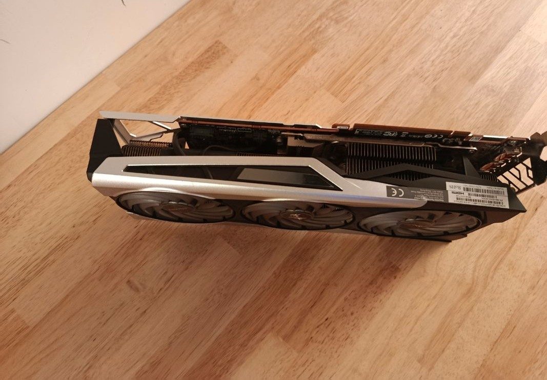 RX 6950 XT Nitro+ — photo 2