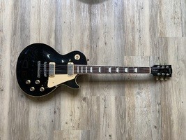 GIBSON - Les Paul Deluxe 2000 + Étui - 2 485 €