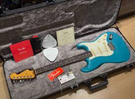 Fender American Professional II Stratocaster Miami Blue – Maple – État quasi neu