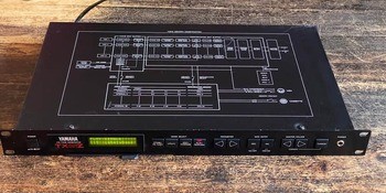 TX81z Yamaha  - 275 €