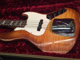 RARE Fender Select Active Jazz Bass - 1 800 €