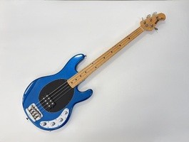 Music Man Stingray 4H EX 3EQ Pearl Blue 2000 made in Japan - 1 399 €