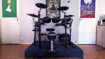 Batterie Pro Electronique Maillée Alesis DM 10 + double péda