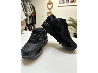 Nike Air Max 90 neuves – Pointure 37,5 ✨