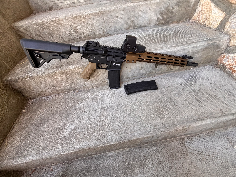 Réplique Airsoft Specna Arms (Style MK16 / URGI) + Viseur Strike Systems + Acces