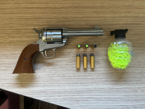 Revolver Colt Single Action Army (.45 SAA) Tokyo Marui avec 6 balles et billes i