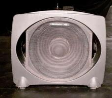 Vend caisson basse actif montarbo 550w actif - 250 €