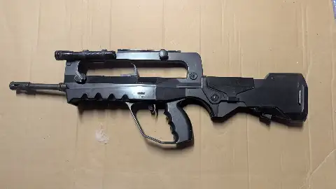 [VENTE EN COURS] MARUI - FAMAS G2 (Fdp inclus)