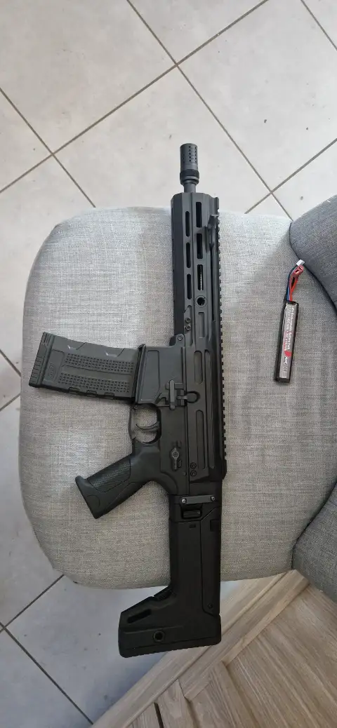 AEG Fusil FLCN 5.56 asg