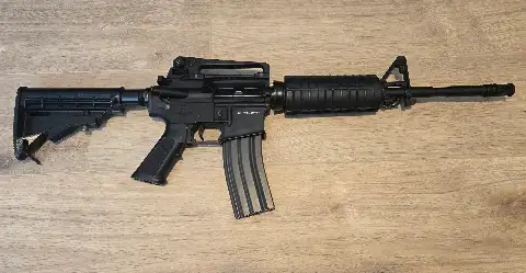 Réplique M4A1 AEG