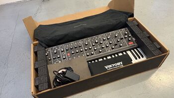 Moog Matriarch DARK — Synthétiseur semi-modulaire analogique - 1 800 €