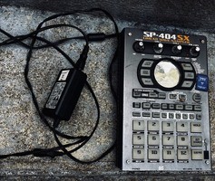 vends Roland SP404SX - 250 €