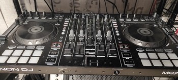 Denon dj mc7000 avec flight case - 600 €