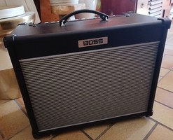 Boss Nextone Stage+pédalier GA-FC+Housse+HP EMINENCE - 290 €