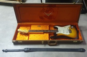Vends Superbe Fender Custom Shop Stratocaster 62/63 Limited Jrn Relic - 4 000 €