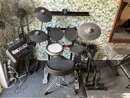Vends Batterie électronique Yamaha DTX6K X - 500 €