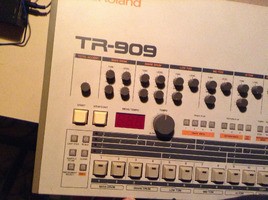 Roland TR-909 - 3 800 €