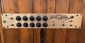 Vends compresseur Stereo ou deux mono Summit DCL 200 - 1 800 €
