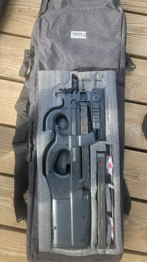 Lot Airsoft – 4 répliques + équipement complet