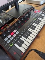 Uno synth pro  - 200 €
