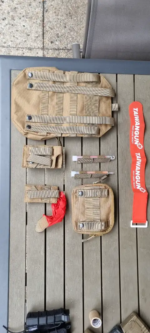 Equipement DIVERS MOLLE 8FIELDS