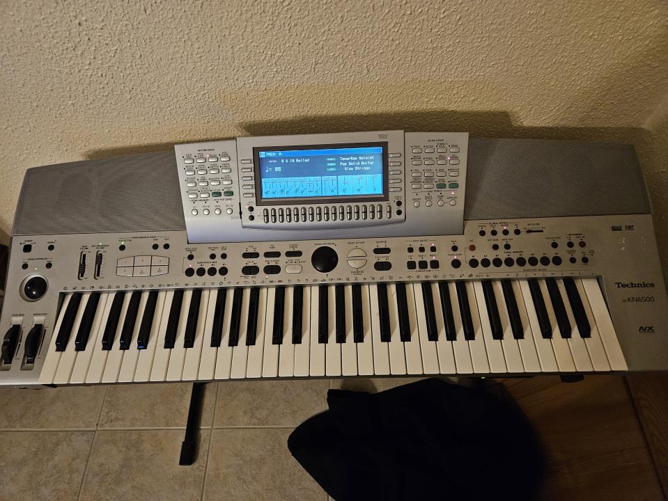 Synthétiseur-arrangeur TECHNICS KN6500